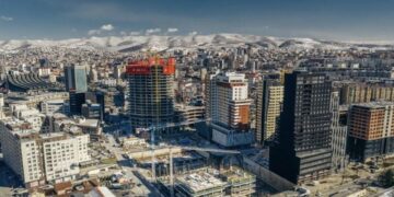 Shoqata e Ndërtimtarëve të Kosovës: Pasiguria politike dhe ngërçi institucional po rrezikojnë zhvillimin e sektorit të ndërtimtarisë në Kosovë