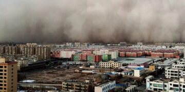Skena apokaliptike nga Kina, ‘mbretëria’ e pluhurit mbyt 10 provinca! Nga Mongolia në Siçuan, shikoni pamjet (Video)