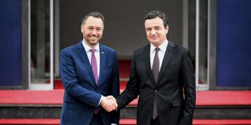 Kryediplomati belg: Kosova të zgjidhë bllokimin politik dhe të vazhdojë dialogun me Serbinë