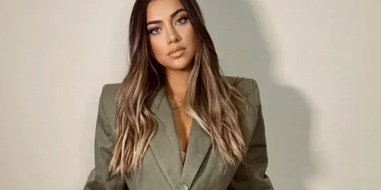 Sara Hoxha “ndez” rrjetin me fotot e fundit në bikini