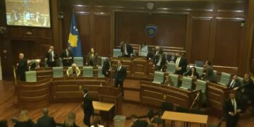 Dështon raundi i parë për Presidentin – vetëm 64 deputetë në sallë, Albulena Haxhiu ndërpret seancën