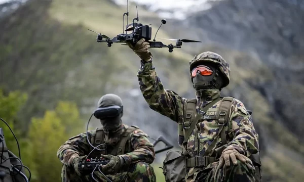 E rrethuar nga BE-ja: Pse Zvicra neutrale po investon fuqishëm në dronë dhe mbrojtje moderne