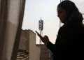 Interneti është rikthyer pjesërisht në Iran, thotë organizata mbikëqyrëse
