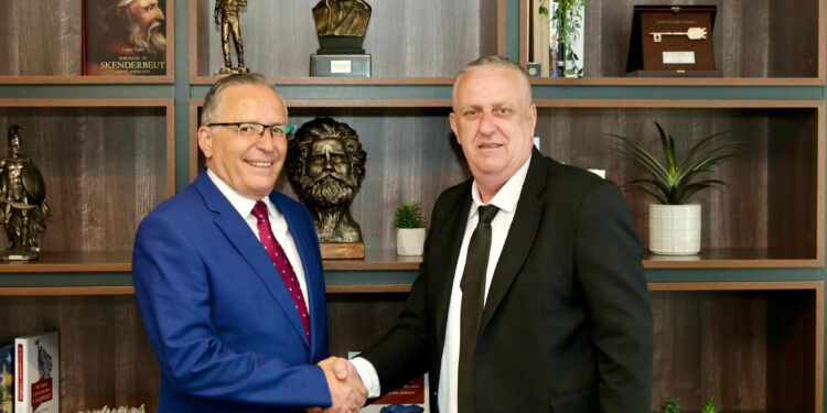 Kolonel Skender Hoxha aderon në PDK