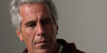 Zbulohet letra e fundit e Jeffrey Epstein përpara se të vriste veten në burg
