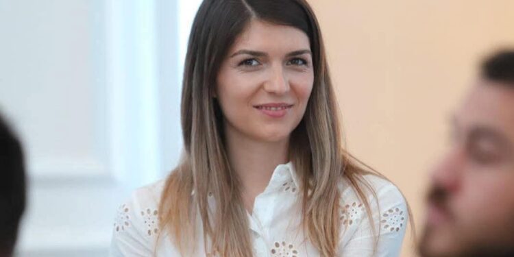 Mitrovicasja Fixhrije Dragaj kandidon për deputete në zgjedhjet e 7 qershorit