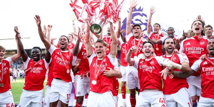 Arsenali feston titullin kampion në stadiumin e Crystal Palaces
