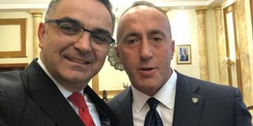 “Do ta ndalnim fizikisht”: Besnik Tahiri tregon planin e AAK-së për të ndalur seancën për presidentin