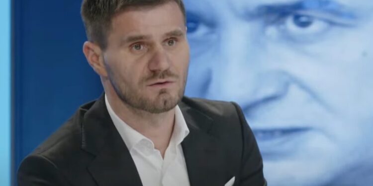 Olluri për vizitën qesharake të zëvendësministrit të Kurtit në ministrinë ku punon: Mos lypni ma shumë prej tyre