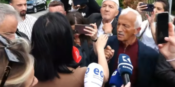“Ti prej Prishtine po do me ruajt tokën tem”- Protestuesit përplasen me Fitore Pacollin!