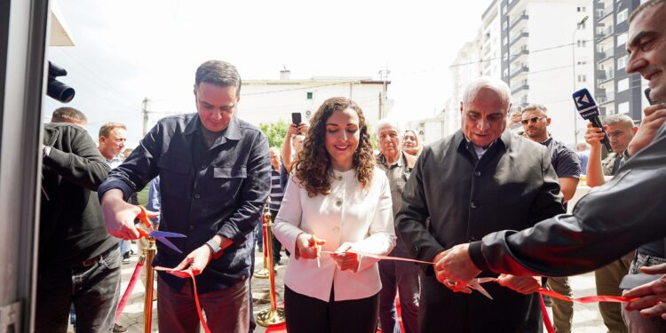 Abdixhiku: Në Skenderaj të Drenicës, hapëm zyrat e reja të Lidhjes Demokratike të Kosovës, si pjesë e misionit tonë historik për shtrirjen e rugovizmit