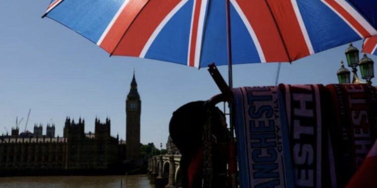 Britania e regjistron ditën më të nxehtë ndonjëherë për muajin maj
