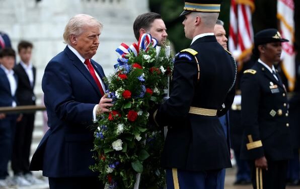 Dita e Përkujtimit, Trump nderon ushtarët amerikanë të vrarë në luftë me Iranin