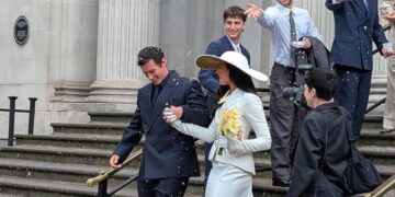 Martohen Dua Lipa dhe Callum Turner