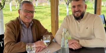 Lushtaku e pret Hamzën në Skenderaj, vërshojnë komentet për kthimin e Limajt në PDK