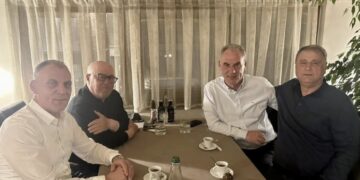 “Çfarë po zihet”, Fatmir Limaj në shoqërinë e vëllezerve të Hashim Thaçit