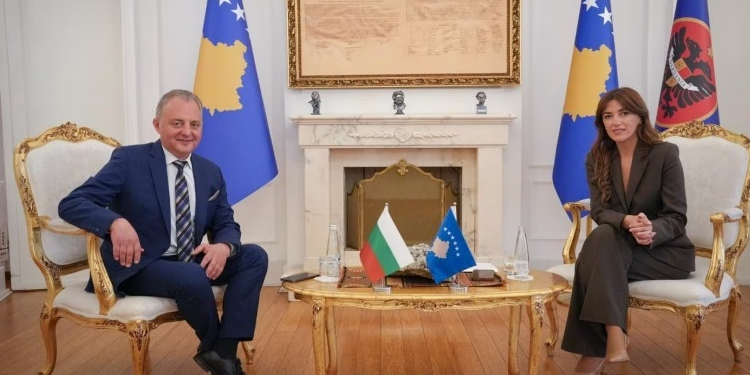 Haxhiu pret ambasadorin e Bullgarisë, flasin për dialog politik e fqinjësi