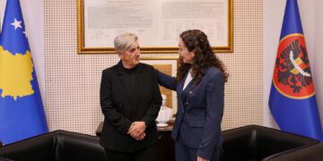 Vendimi për t’u bashkuar me Osmanin: Fahrije Hoti: Presidentja më e mirë, që ka përfaqësuar Kosovën brenda dhe jashtë vendit (VIDEO)