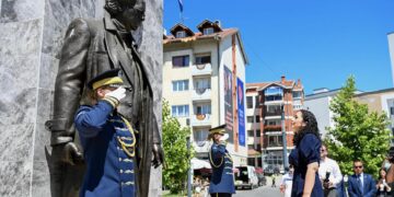 Osmani: Rugovizmi jeton dhe mbetet udhërrëfyes për Kosovën