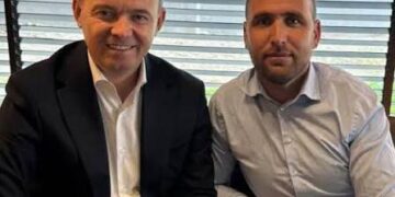 “Faton Peci më dërgonte “zemra” gjatë fushatës, pas fitores më injoroi” – ish-aktivisti i VV-së akuzon kryetarin e Mitrovicës
