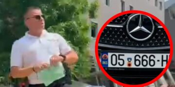 Gjobë për djalin e heroit që vendosi UÇK në targa, polici thirret në ligj