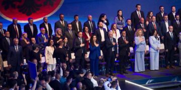 “Bashkohuni”: Vjosa Osmani hap fushatën e LDK-së me thirrje për unitet kombëtar dhe rikthim te Rugovizmi