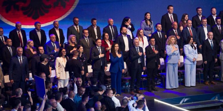 “Bashkohuni”: Vjosa Osmani hap fushatën e LDK-së me thirrje për unitet kombëtar dhe rikthim te Rugovizmi