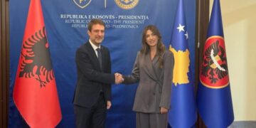 Haxhiu pret ministrin shqiptar, nis vizita e Ferit Hoxhës në Kosovë