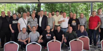 Rrahman Rama takon aktivistët e hershëm të PDK-së në Stanoc, kërkon mobilizim kundër keqqeverisjes