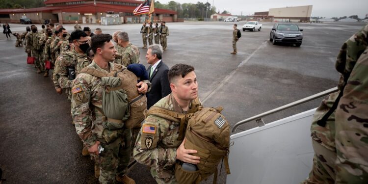 Sa trupa amerikane janë në Evropë dhe ku janë të bazuara?