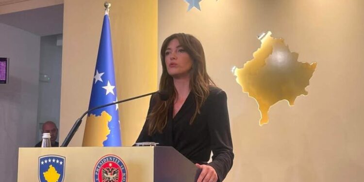 Ky është arsyetimi i Haxhiut në pyetjen pse e la Kurtin dhe Rushitin t’i adresoheshin qytetarëve nga presidenca