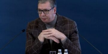 Llafe të Vuçiq në uikend: Gati të ndërtojmë autostradë deri në Mitrovicë, amerikanët të sigurojnë që Kosova s’bën problem
