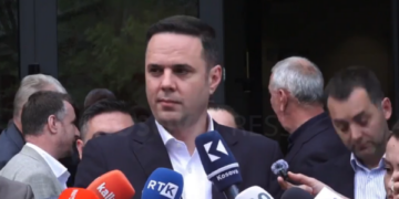 Abdixhiku: Nuk e kam problem Vjosa Osmani t’i prijë listës, do ishte kandidate e shkëlqyeshme për presidente
