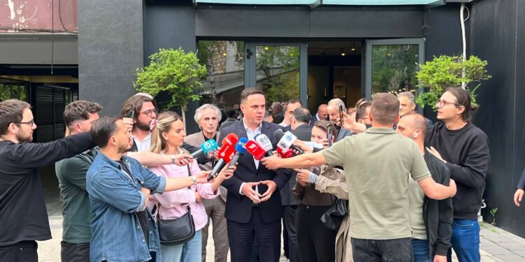 A kishte kushte Vjosa Osmani për LDK’në dhe a do të jetë bartëse e listës? Deklarohet Abdixhiku