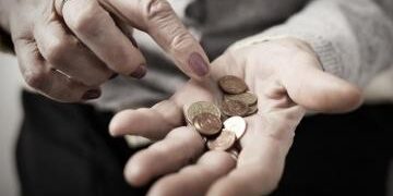 BB: 23% e popullsisë shqiptare jeton me 681 lekë në ditë, Shqipëria e Kosova kishin nivelin më të lartë të varfërisë në Rajon më 2025