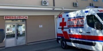 Versioni i Spitalit të Ferizajt: Pacientja e mbylli derën në tualet dhe e hodhi foshnjën e saj në kosh, u përpoqëm ta shpëtonim