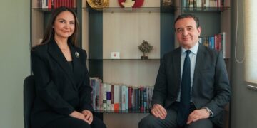 Elvira Ibrahimi-Hoti i bashkohet LVV, pjesë e listës për deputete