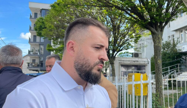 Konfirmohet raportimi i Veriu.info, Mërgim Lushtaku: Nuk ka filluar ende intervistimi i Sami Lushtakut, po presim ardhjen e hetuesve nga Prishtina