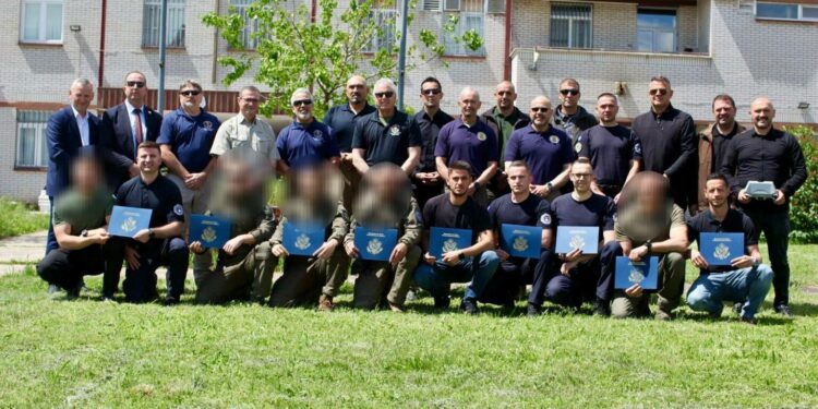 Certifikohen 12 zyrtarë policorë për operim me dronë, policia pranon donacion mbi 273 mijë dollarë nga Amerika