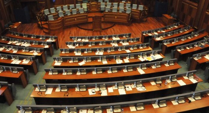 “Do e ndalnim fizikisht”- Zbulohet plani që kishte përgatitur AAK nëse do zgjedhej presidenti me 60 vota