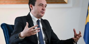 Kurti premton përkrahje për studentët e IT-së: Do të ndërtohet kullë ICT në Prishtinë