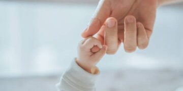 Apel për ndihmë: Hana 2 muajshe e gjysmë ka nevojë urgjente për shërim jashtë vendit, familja kërkon mbështetje