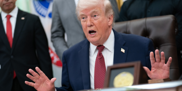 SHBA kundërshton taksat në Ngushticën e Hormuzit, Trump zotohet të marrë uranium nga Irani
