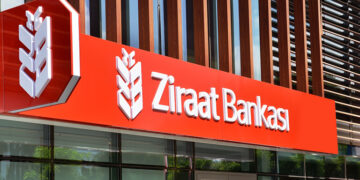 Futën qytetaren në kredi 25 mijë euro pa dijeninë e saj, arrestohen menaxheri dhe analisti i ‘Ziraat Bank’ (Emrat)