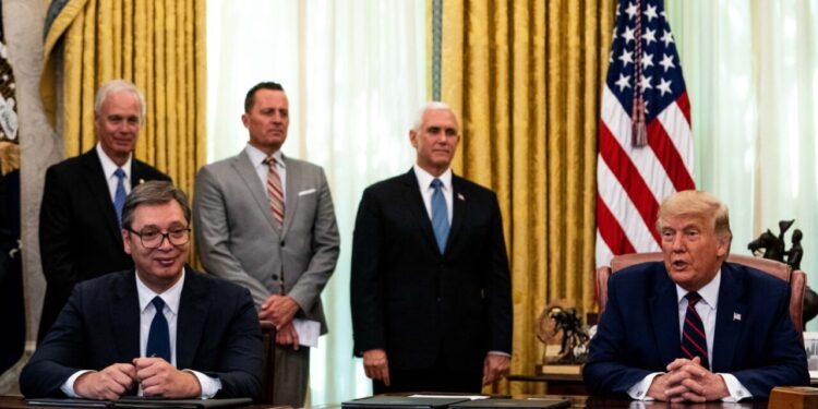 Vuçiqi i thur lavde Trump: Serbia mund të jetë përparësi strategjike për SHBA-në