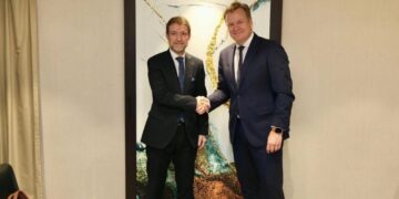 Kryediplomati i Shqipërisë takohet me Sorensenin, kërkon statusin e vendit kandidat për Kosovën në BE