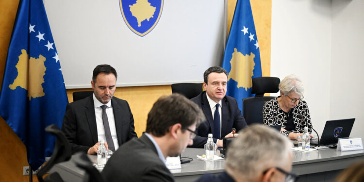 Mblidhet Qeveria në detyrë: Ndan 2 milionë euro për “linjat e fluturimit për destinacionet që shërbejnë mërgatën”