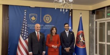 Kongresistët amerikanë takohen me Haxhiun në Presidencë