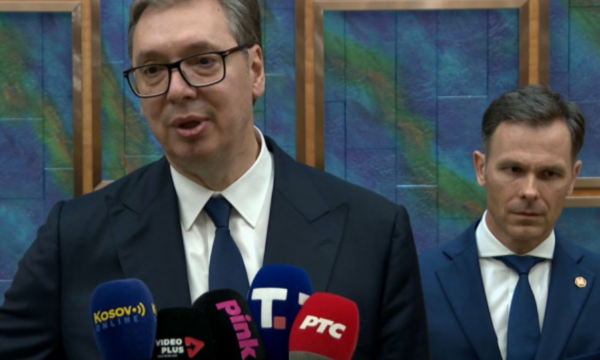Tema e Kosovës, Vuçiq kritikon Perëndimin pas kthimit nga Kina: Po të donin, do t’i detyronin për Asociacionin