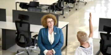 Brenda WhatsAppit të Rozeta Hajdarit – bisedat për Rezervat Shtetërore